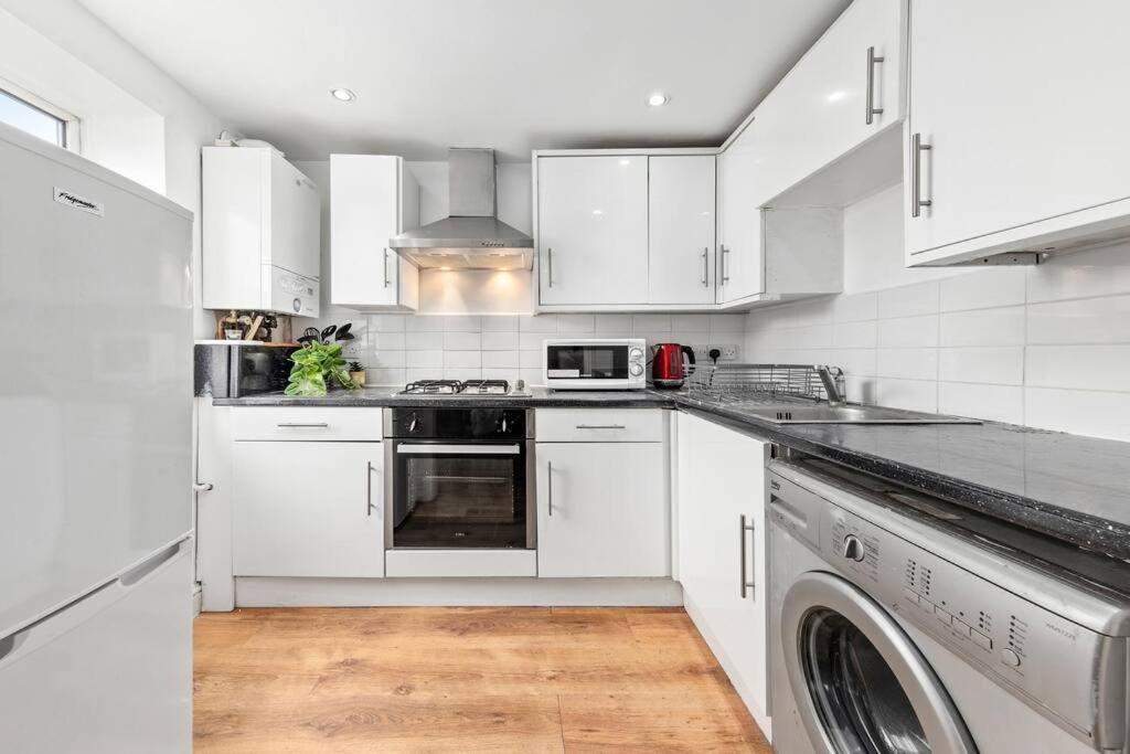 1Br Modern Flat On Edgware Rd Ed3 Apartment Londra Exterior foto